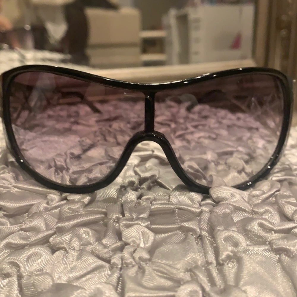 Black faded to clear Sunnies